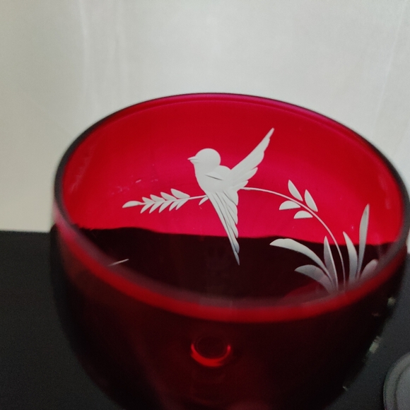 3 | red 🍒♥️ flashed glass | Vintage Wine Glasses with Etched Birds 🐦 - Picture 2 of 10